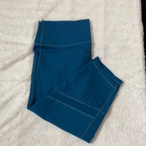 Zyia Corsair teal blue brilliant mesh cropped Capri leggings. Size 20.